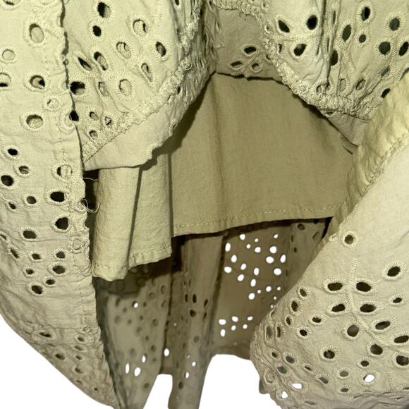 Elegant Cream Midi Dress - Picture 15 of 16